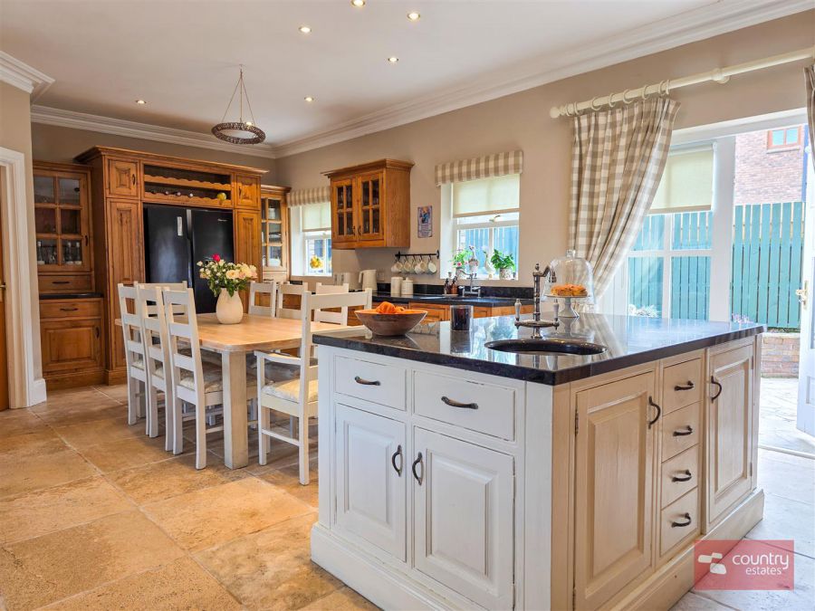 'The Manor House' 1 Carnbank