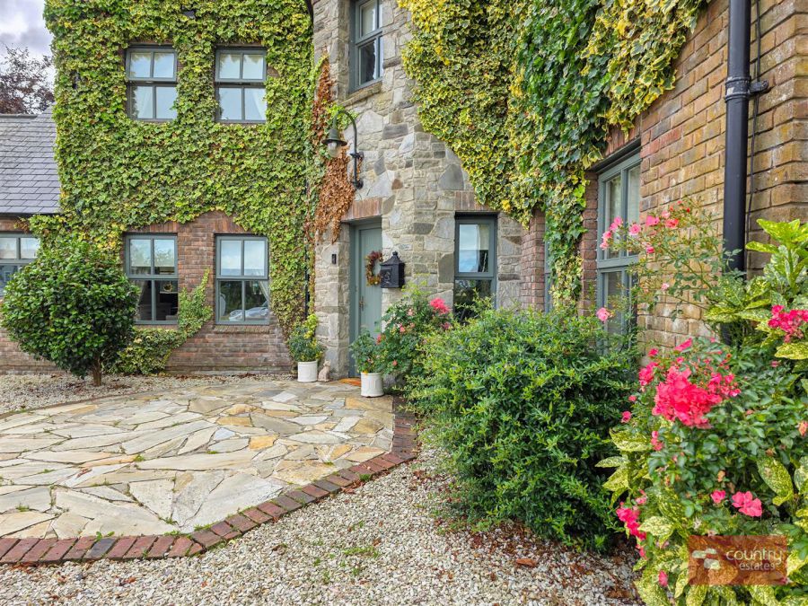 'The Manor House' 1 Carnbank 'The Manor House' 1 Carnbank