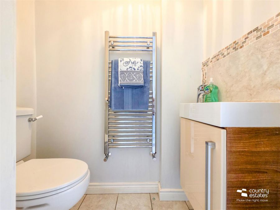 18 Lower Rogan Manor