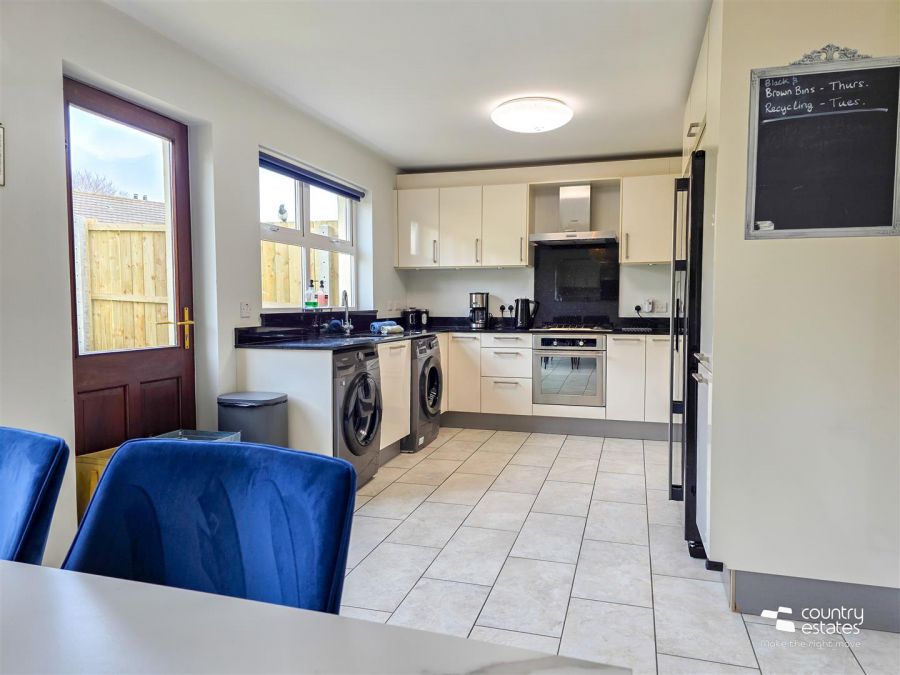 18 Lower Rogan Manor