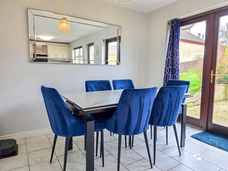 18 Lower Rogan Manor