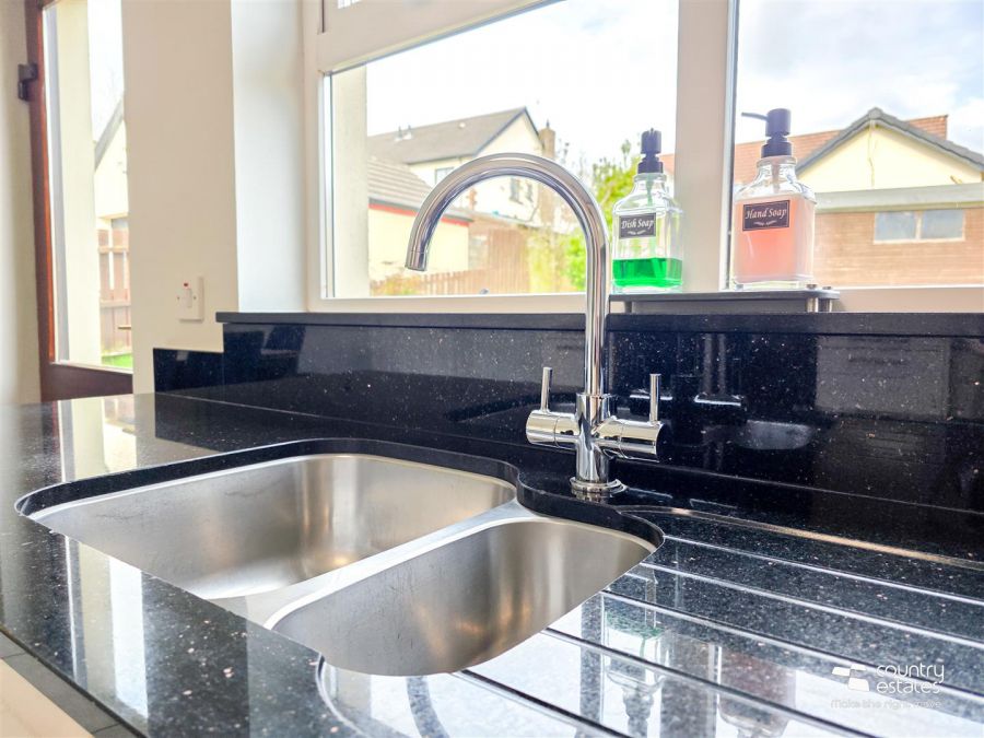 18 Lower Rogan Manor