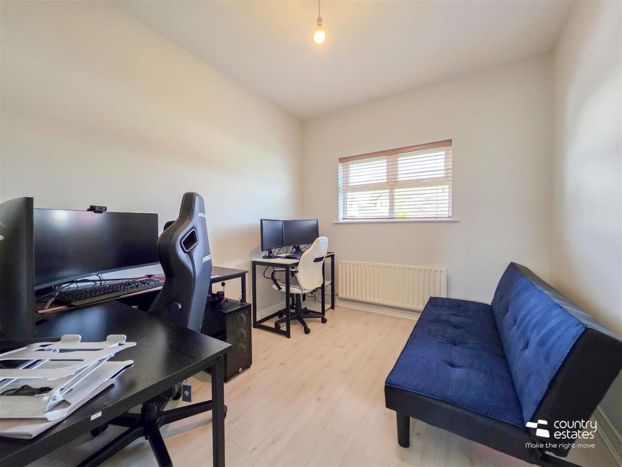 18 Lower Rogan Manor