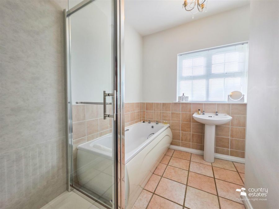 18 Lower Rogan Manor