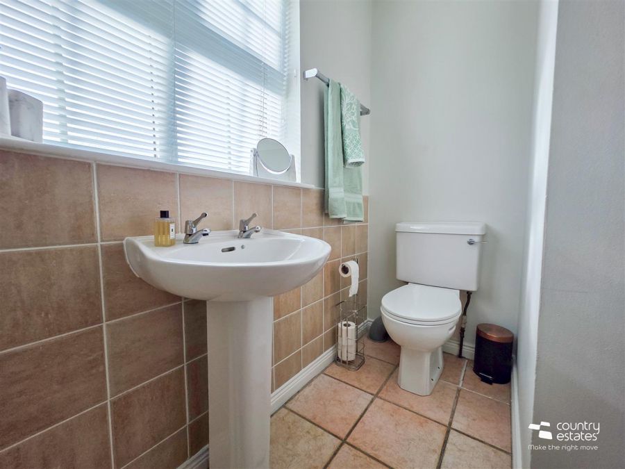 18 Lower Rogan Manor