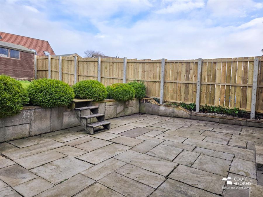 18 Lower Rogan Manor