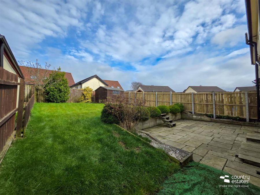 18 Lower Rogan Manor