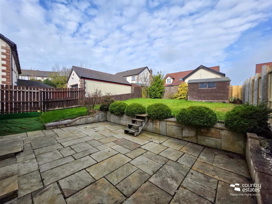 18 Lower Rogan Manor