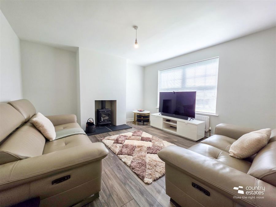 18 Lower Rogan Manor