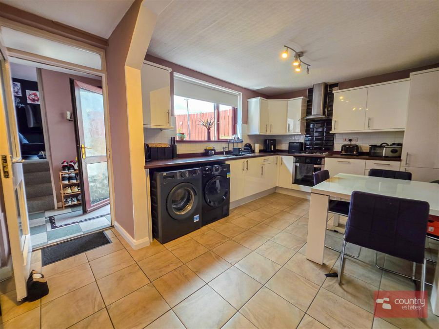 27 Forthill Park