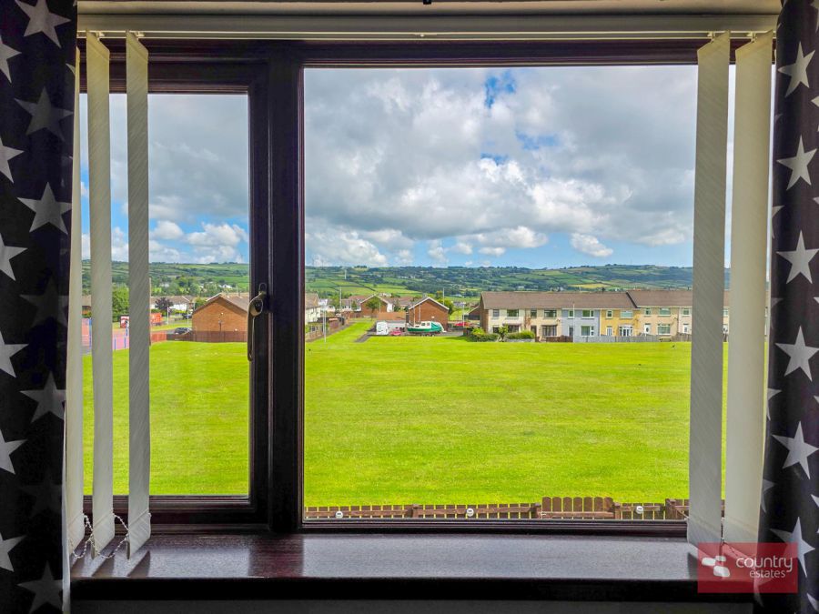 27 Forthill Park