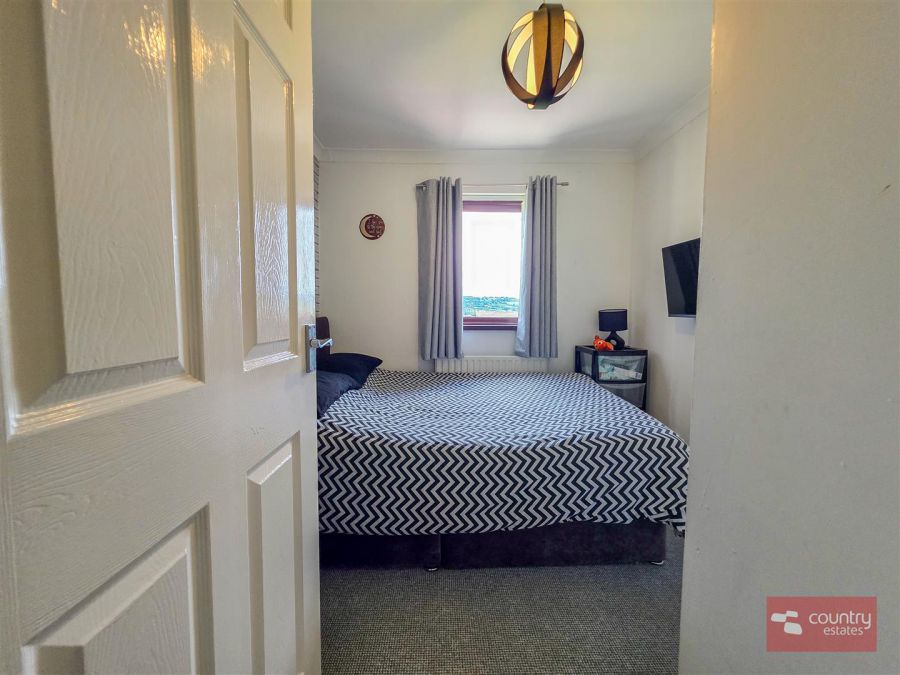 27 Forthill Park