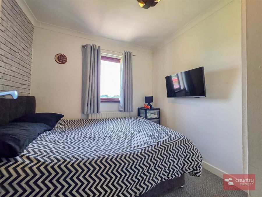 27 Forthill Park