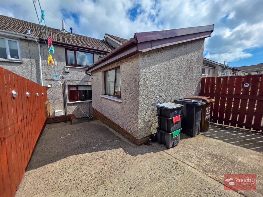 27 Forthill Park
