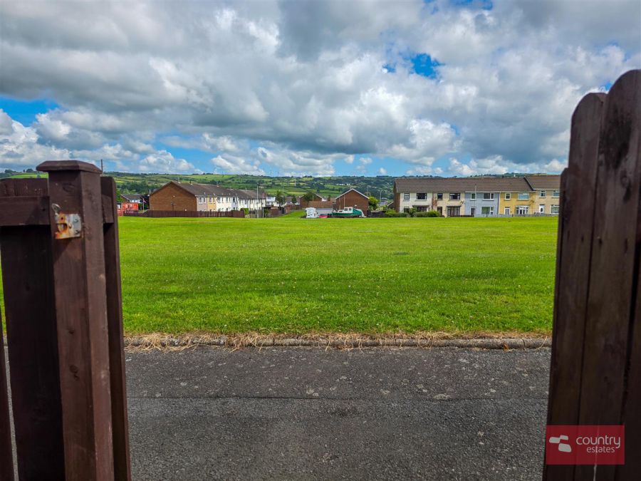 27 Forthill Park