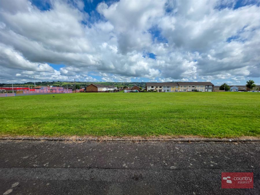 27 Forthill Park