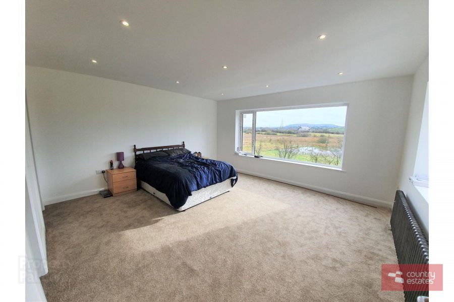 46 Kingsmoss Road