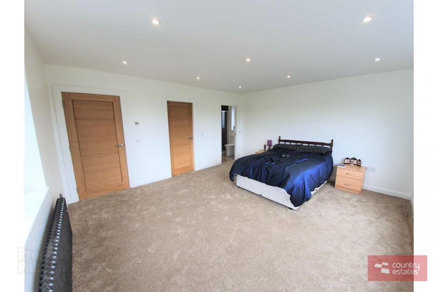 46 Kingsmoss Road