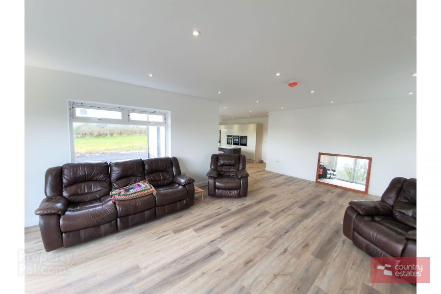 46 Kingsmoss Road