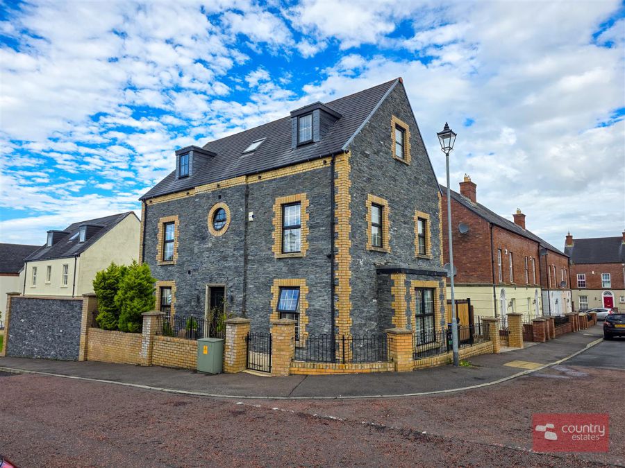 99 Blackrock Square