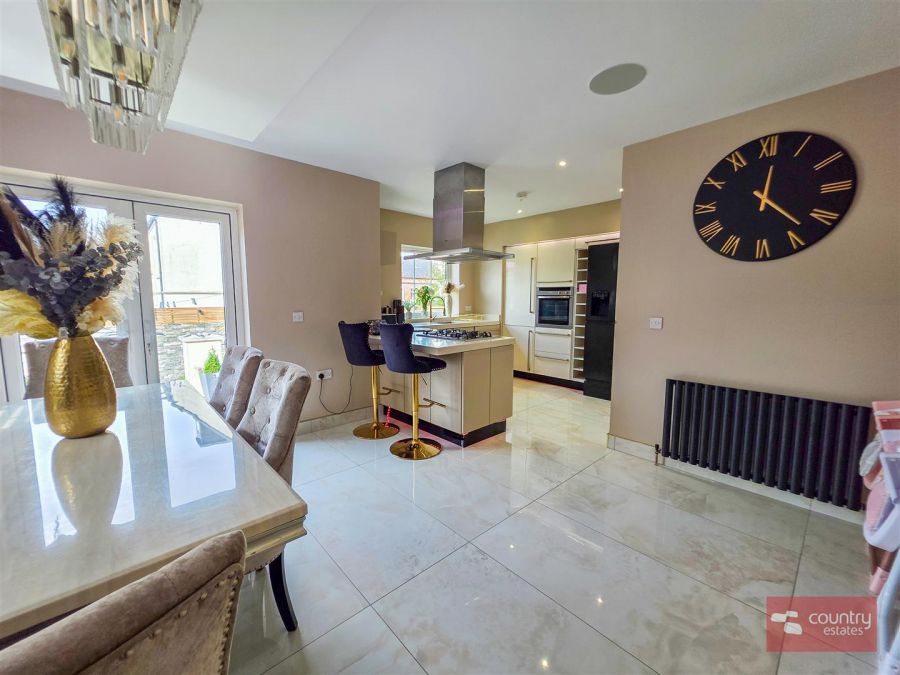 99 Blackrock Square