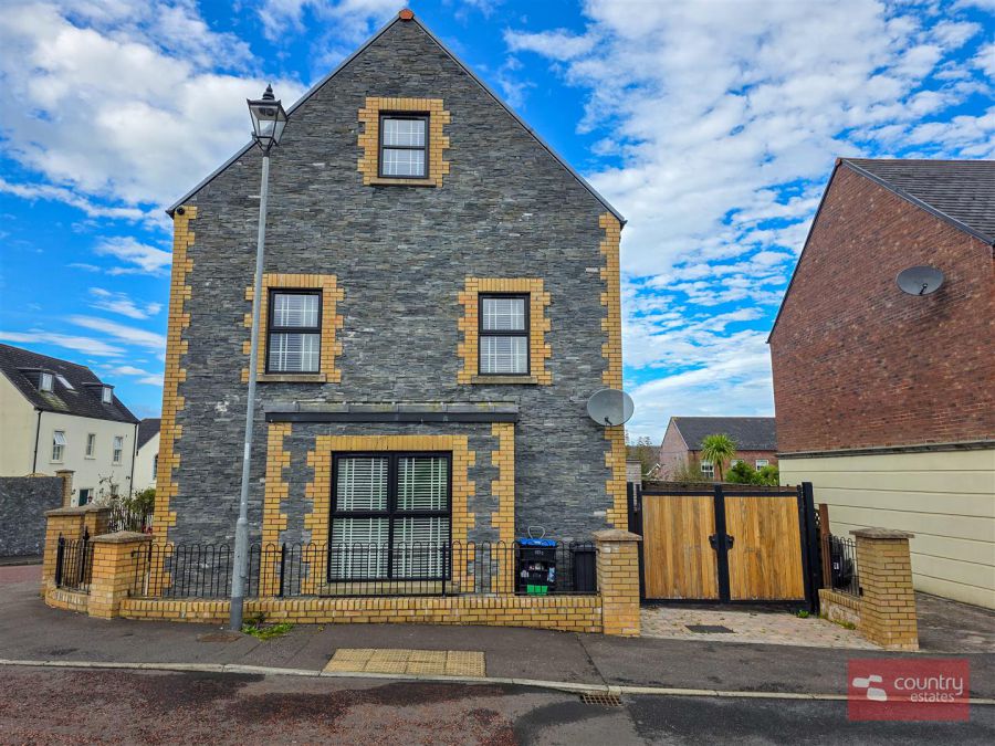 99 Blackrock Square