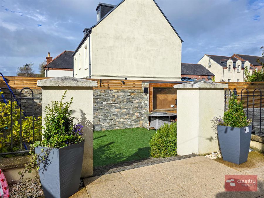 99 Blackrock Square