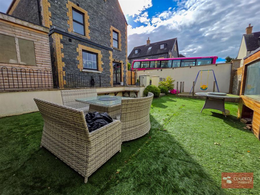 99 Blackrock Square