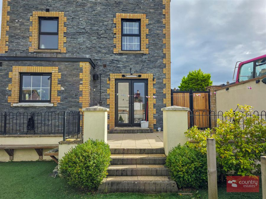 99 Blackrock Square