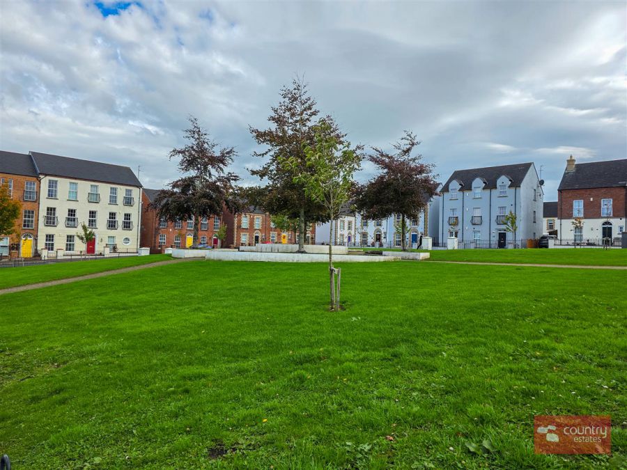 99 Blackrock Square