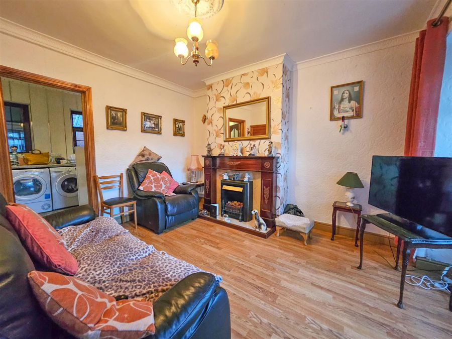 22 Strathroy Park
