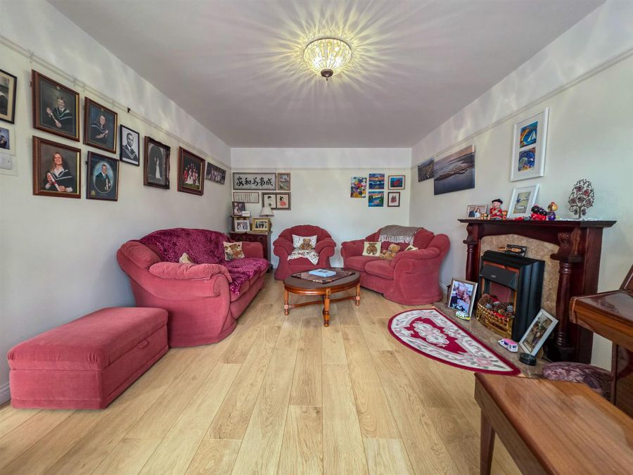 23 Craiglands Manor