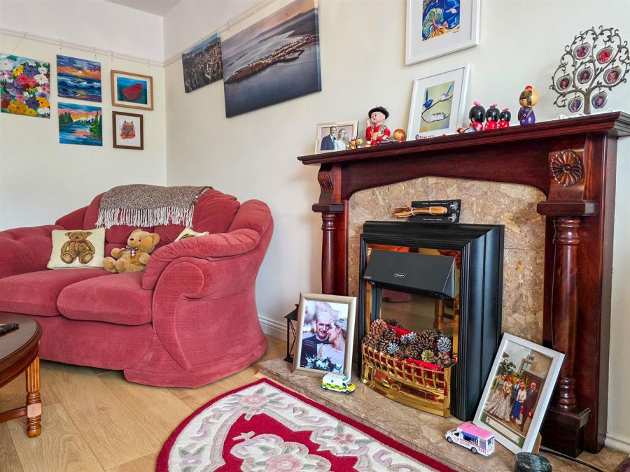 23 Craiglands Manor