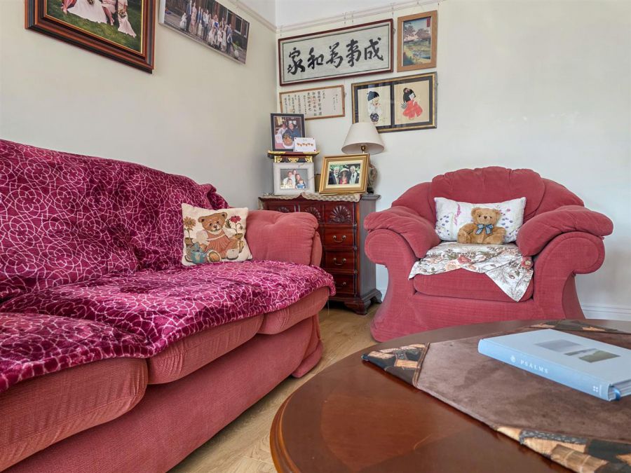 23 Craiglands Manor