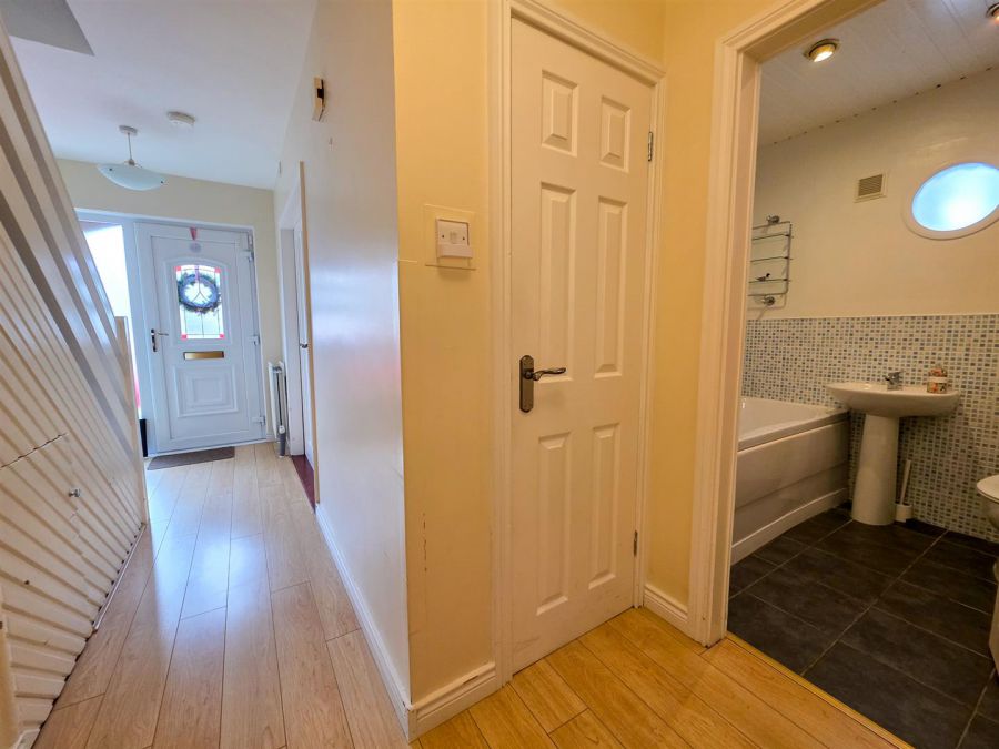 23 Craiglands Manor