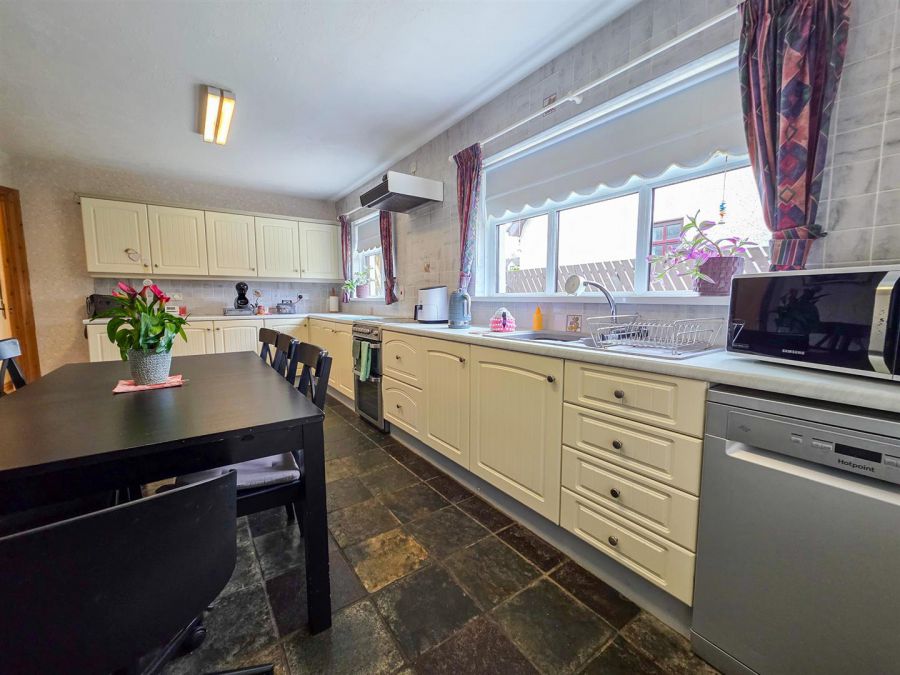 23 Craiglands Manor