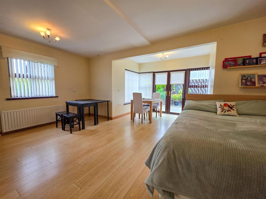23 Craiglands Manor