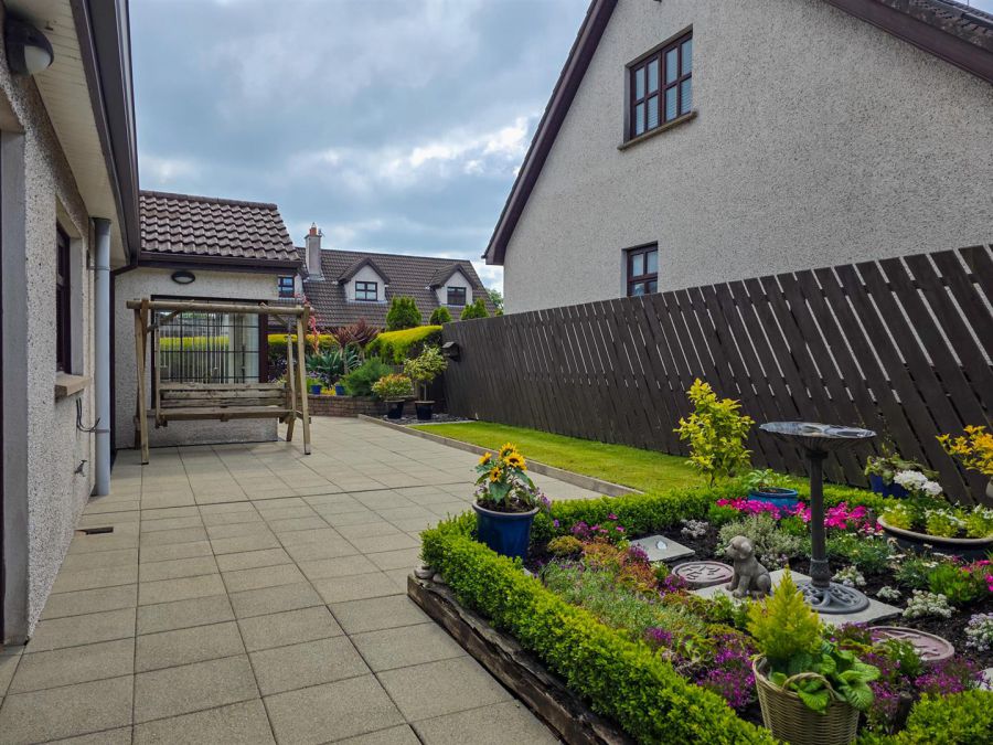 23 Craiglands Manor