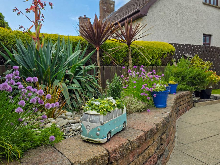 23 Craiglands Manor