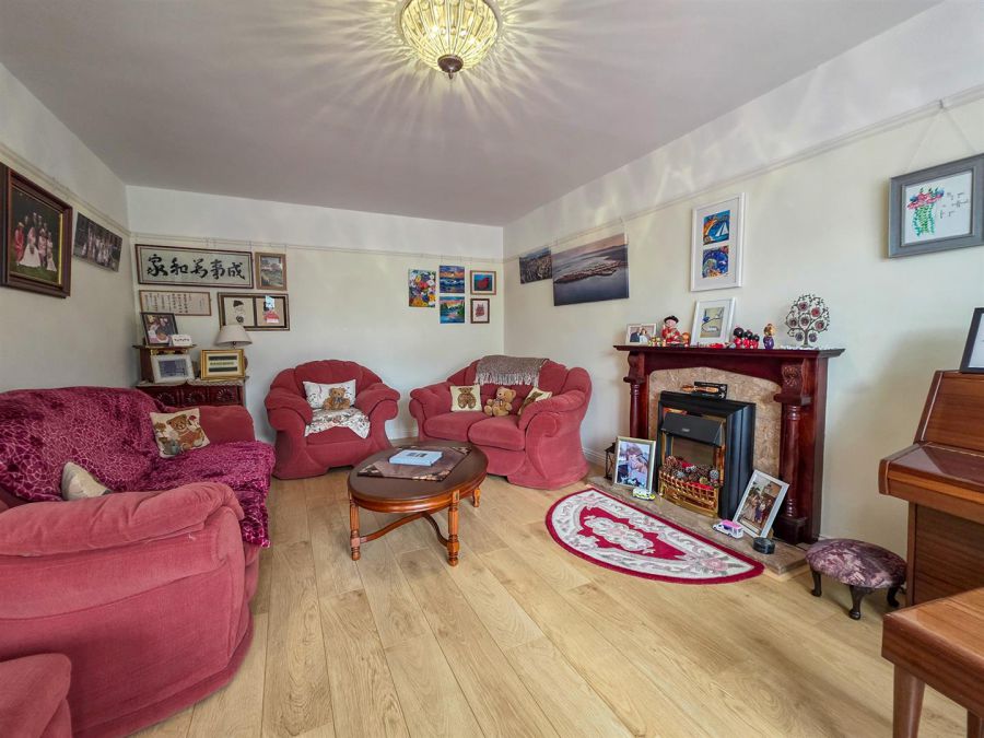 23 Craiglands Manor