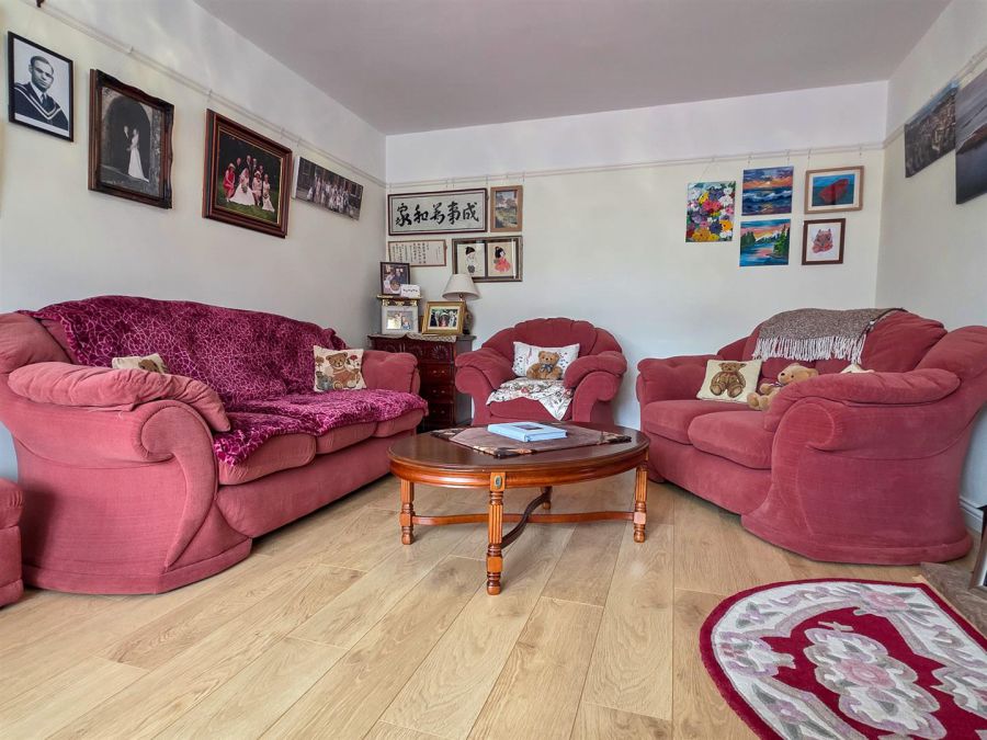 23 Craiglands Manor