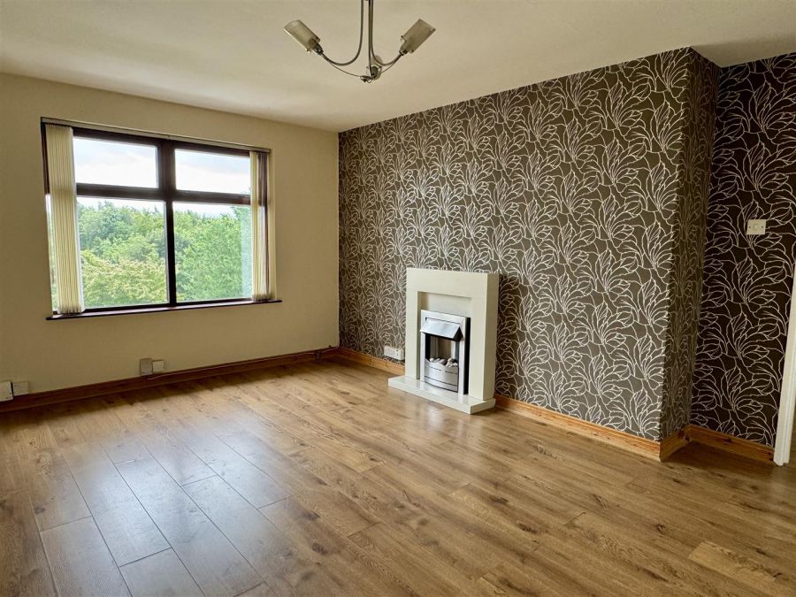24d Cloyne Crescent