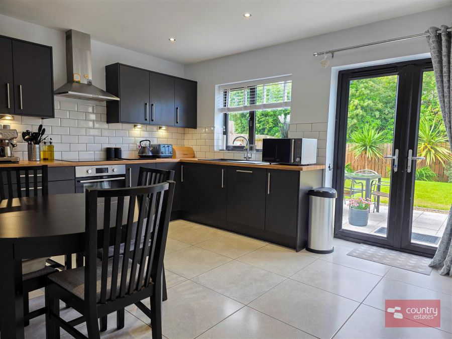 16 Chantry Gardens