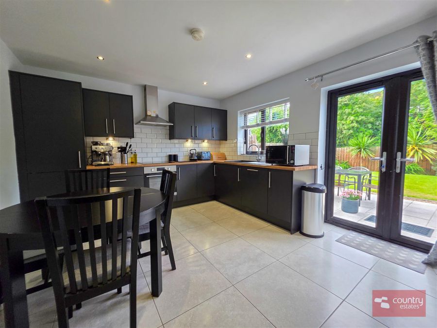 16 Chantry Gardens