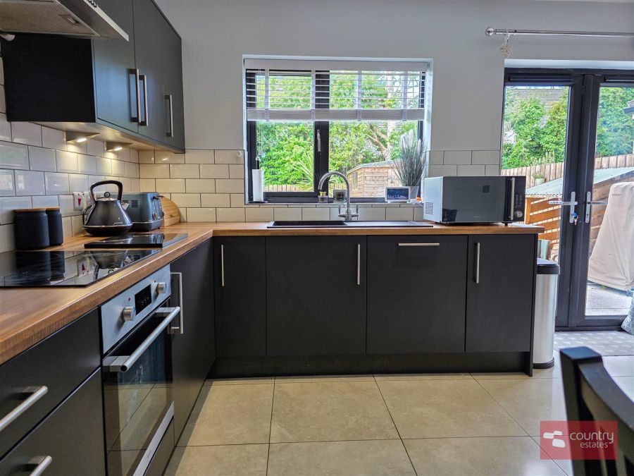 16 Chantry Gardens