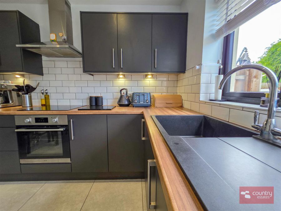 16 Chantry Gardens