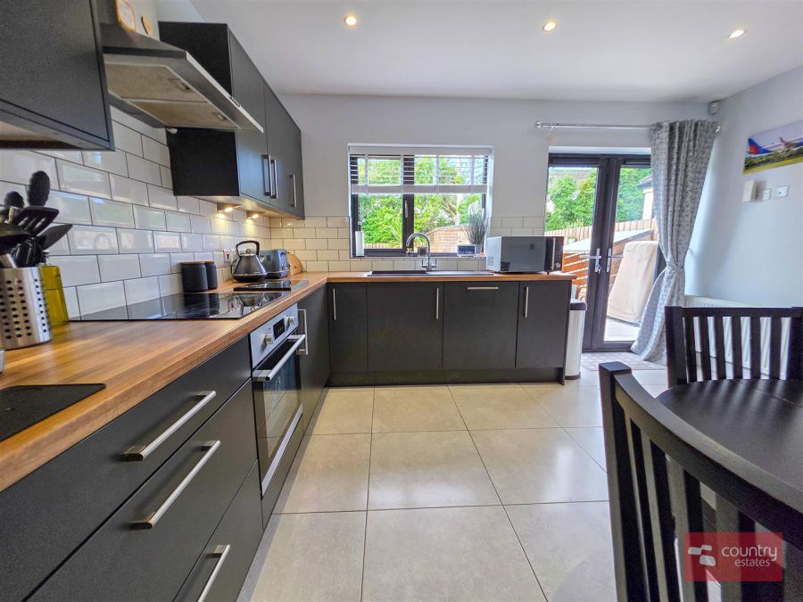 16 Chantry Gardens