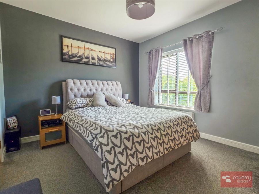 16 Chantry Gardens