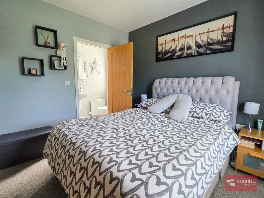 16 Chantry Gardens