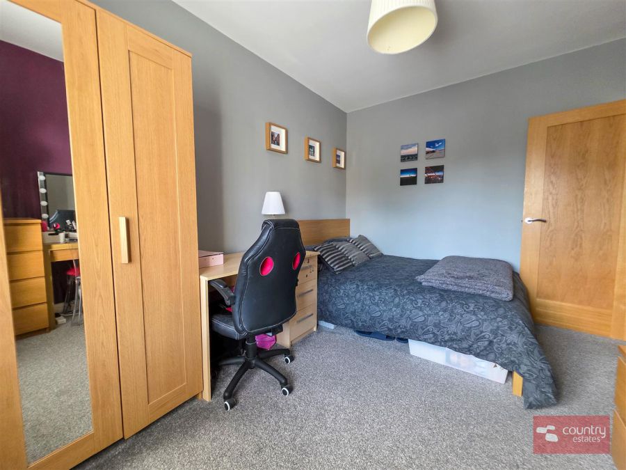 16 Chantry Gardens